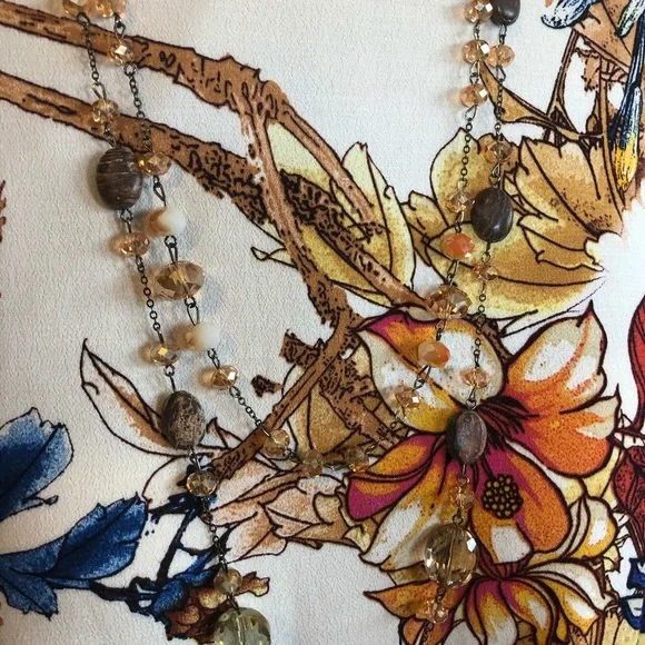 Floral ruffle blouse - Picture 2 of 5